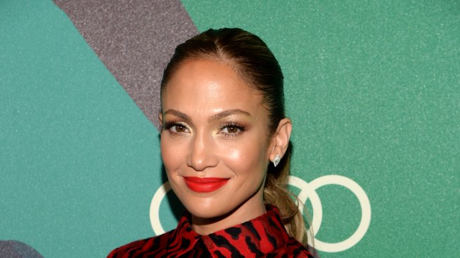 Дженифър Лопес се любува на Бен Афлек от екрана