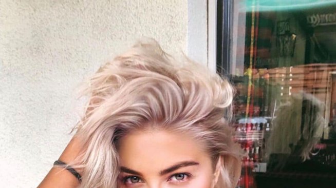 Андреа показа снимки без грим, но с Photoshop