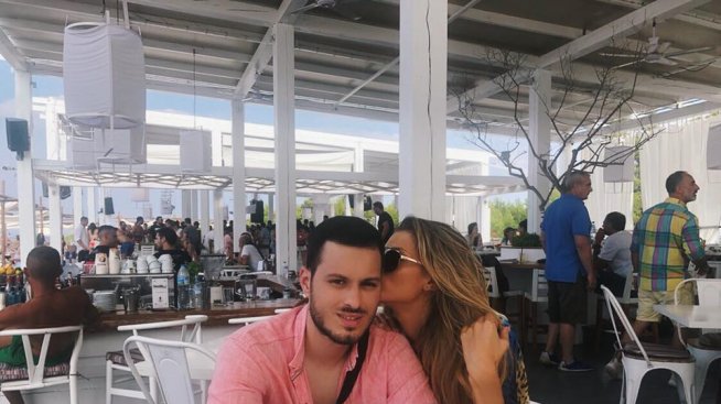 Мис България се пренесе при гаджето в Барселона