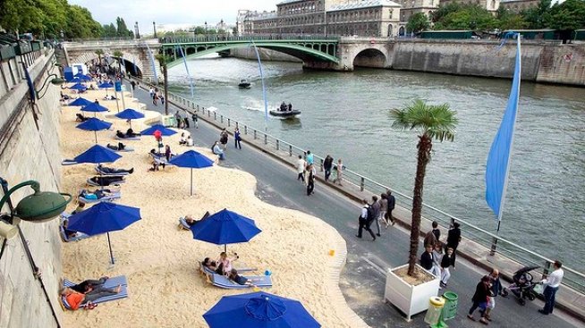 Изкуствените плажове на Париж – лятната атракция на града