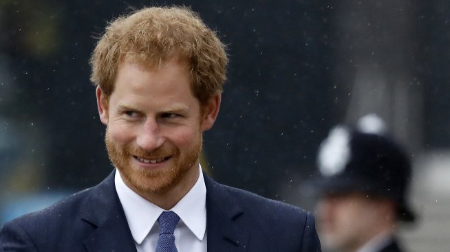 Принц Хари ядосан, брани Меган от пресата