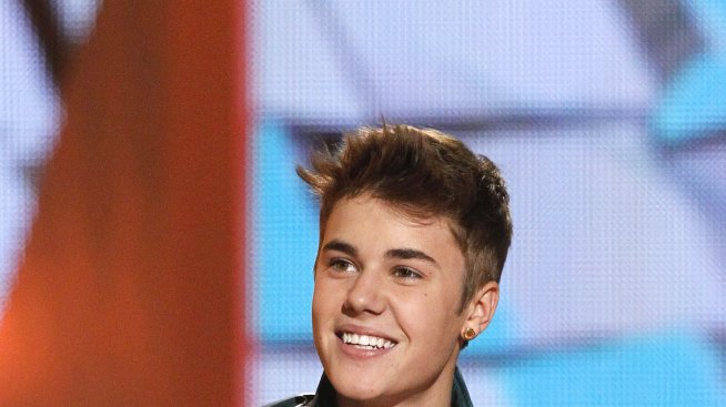 Джъстин татуира любовта си към Селена