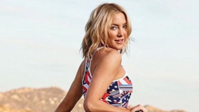 Патриотизъм или парад на суетата? Звездите се разголиха за 4 юли!