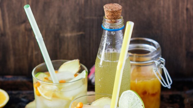 Вода с лимон и мед - за по-свеж ден и още нещо