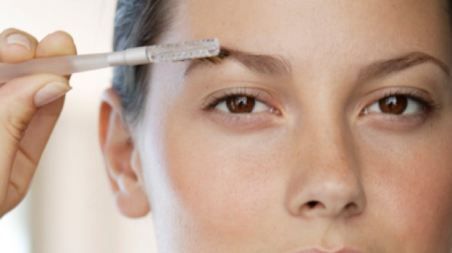 Как да боядисаме веждите