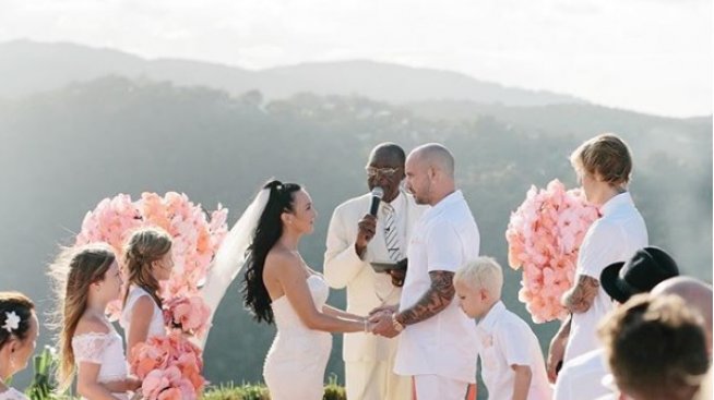 Бийбър – щастлив шафер на сватбата на баща си