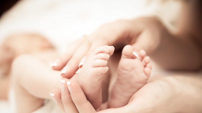 За бебето и майчините ласки...