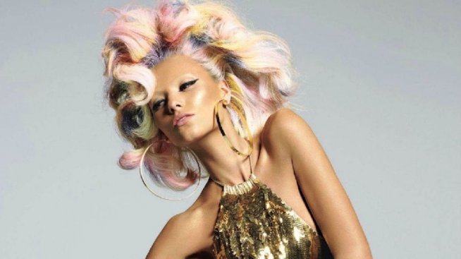 Поп-фолк естетиката превзе и Vogue