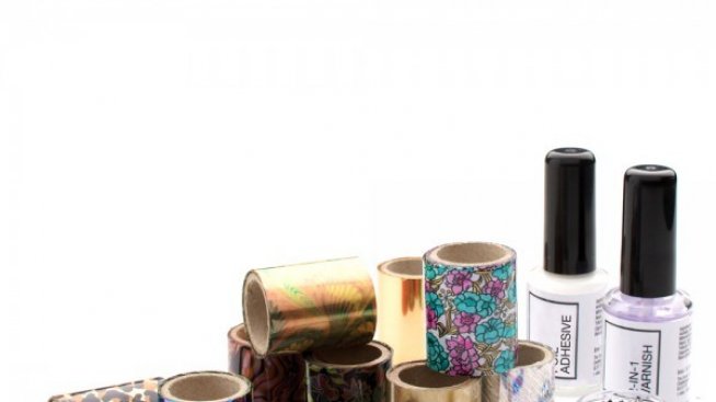 На крачка от стилния маникюр