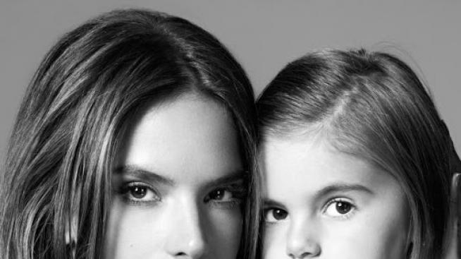 Малката Аня Амброзио дебютира пред обектива с майка си