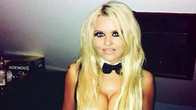 Да си платиш и да бъдеш бледо копие на Памела Андерсън