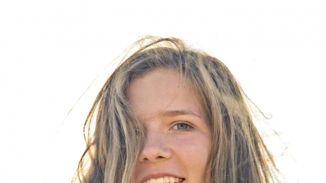 Защо косата променя сама цвета си?