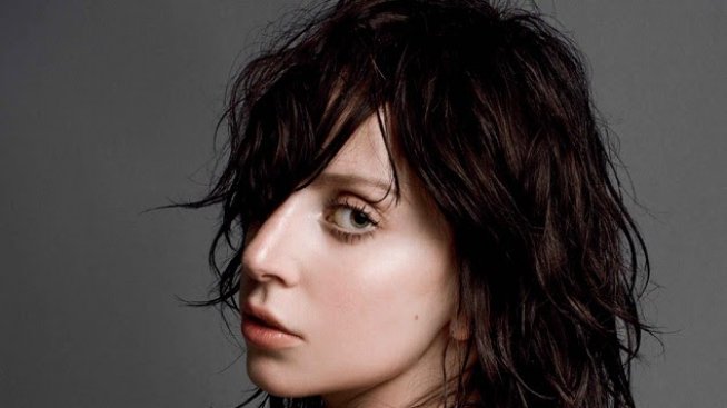 Гага призовава феновете си да не купуват новия ѝ сингъл