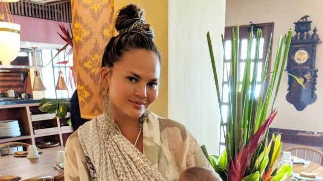 Криси Тейгън се примири с тялото си: Имам стрии, и?