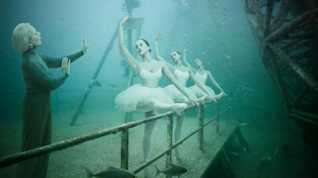 Под повърхността