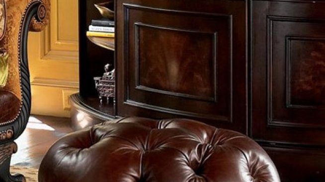 Табуретки за  крака