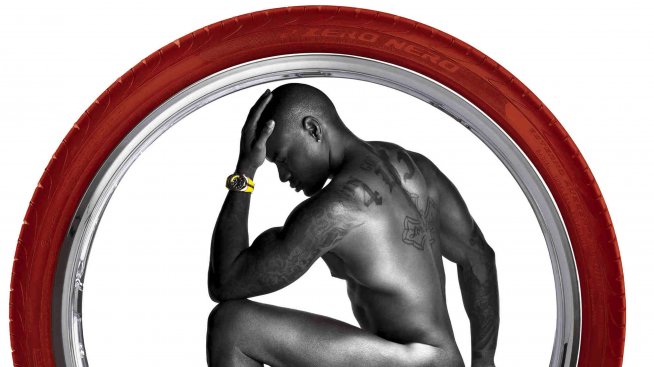 Мъжкият модел Тайсън Бекфорд прави до 1000 лицеви опори на ден