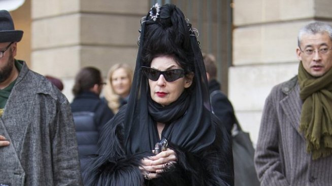 Бивш редактор на Vogue си навлече гнева на PETA заради палто от горила