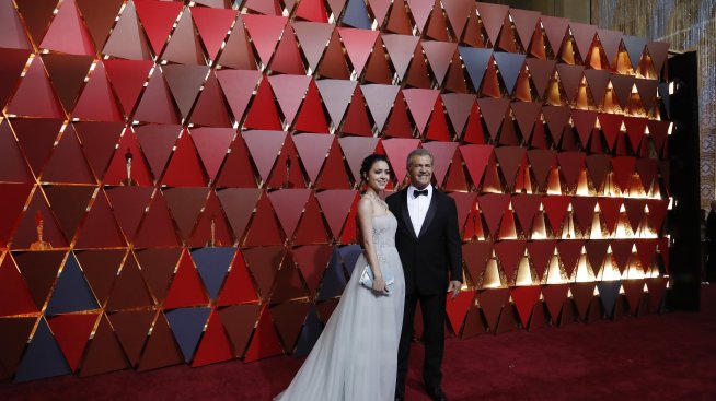 Познахте ли го? Мел Гибсън с брада и понатрупани килца