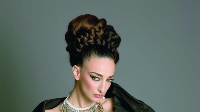 Деси Тенекеджиева ще съди Слави