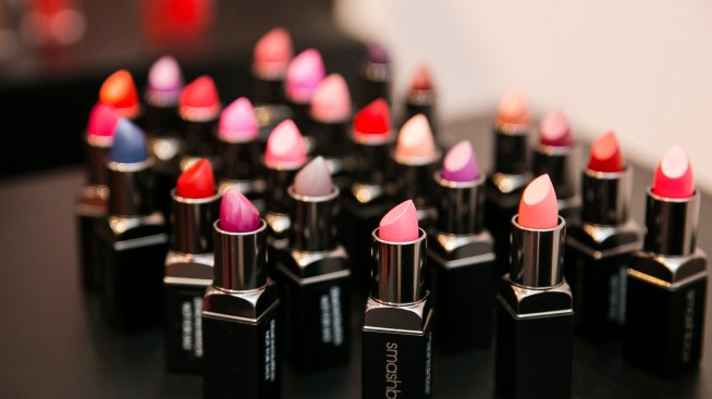 Гримовете на холивудските звезди вече и в България