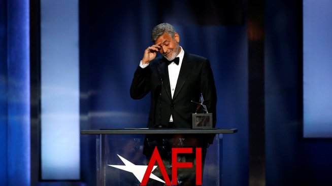 Изписаха Джордж Клуни, ще се лекува 20 дни у дома