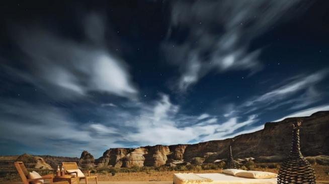 Да спиш под звездите