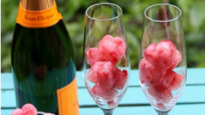 В борбата с жегите: Ледени кубчета от шампанско