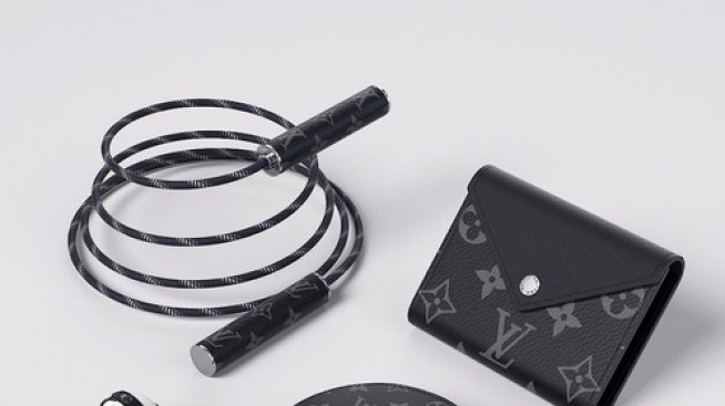 Партия белот, тенис на маса или скок с въже с Louis Vuitton