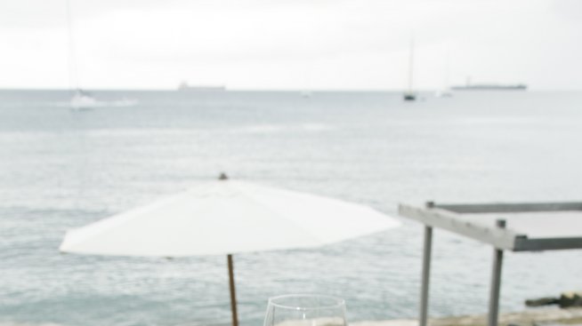 Опасно ли е да ядем преди да влезем да плуваме?