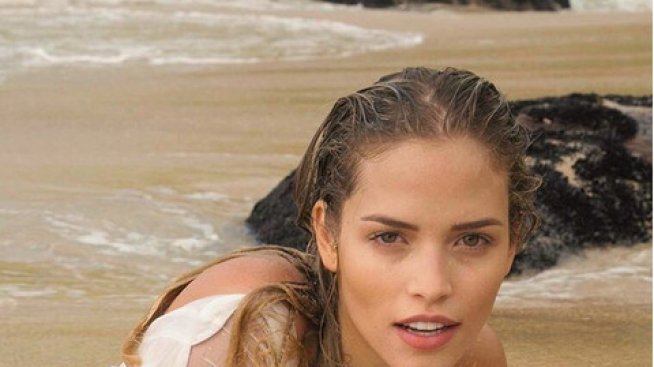 Да падат дрехи: Бразилският топмодел Каролина Диас