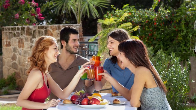 Двама или четирима?