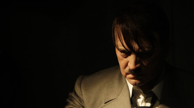 Изкараха на търг чаршафите на Хитлер