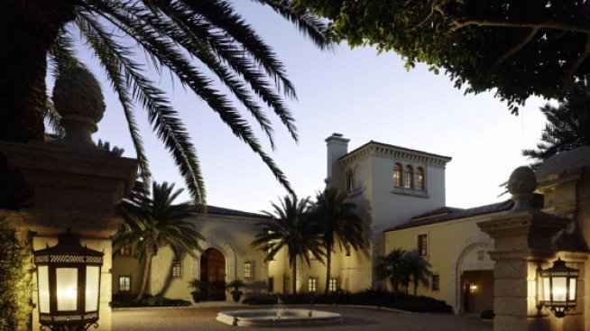 Резиденция на милиардер: Вижте „Ниската палма“