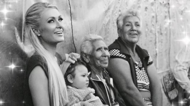 Парис Хилтън зарадва семейства, останали без дом в Мексико Сити