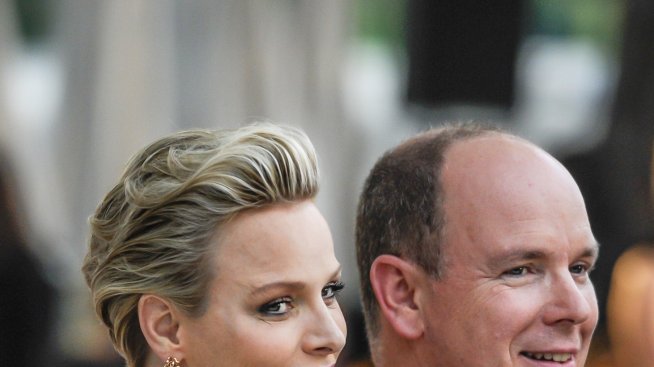 Принц Албер e горд с жена си, но бебе няма