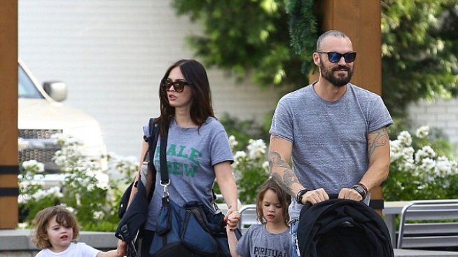 Остин Грийн се фука с красивите си синове от Меган Фокс