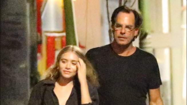 Ашли Олсън се раздели с два пъти по-възрастния си приятел