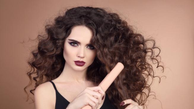 Къде най-често бъркаме при изправянето на косата?