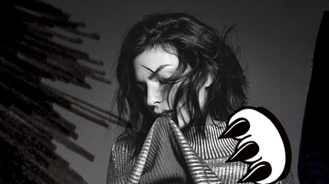 Гаджето на Гиленхал печели внимание от корицата на сп. Galore