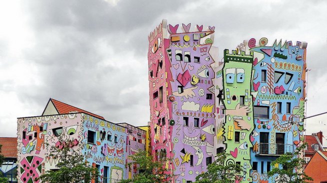 Най-детинската сграда в сериозна Германия