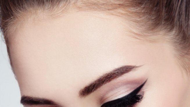 Как да поставяме очна линия според формата на окото