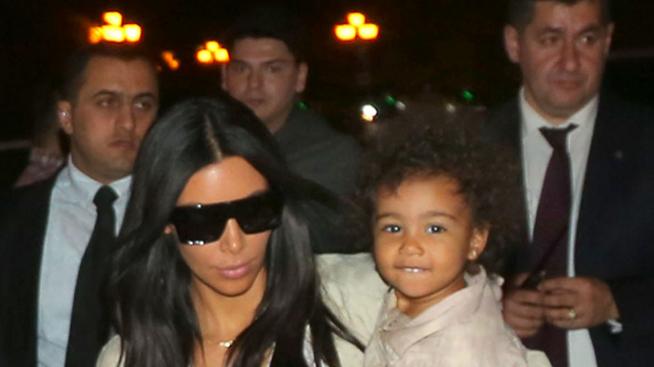 Ким Кардашян пристигна в родната Армения