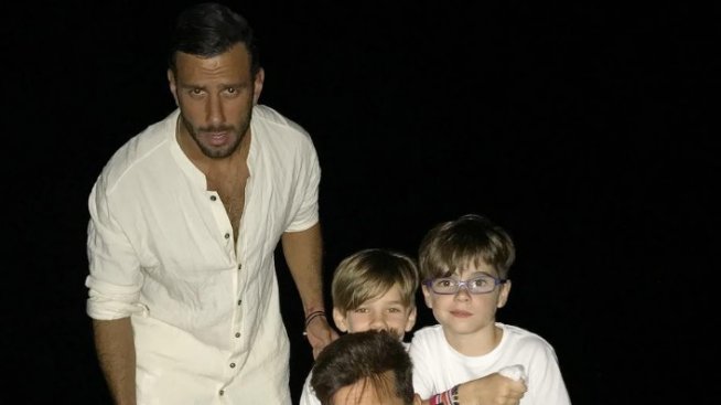 Рики Мартин свалил годеника си в Instagram