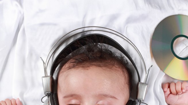 Бебетата чуват и помнят музика още в утробата