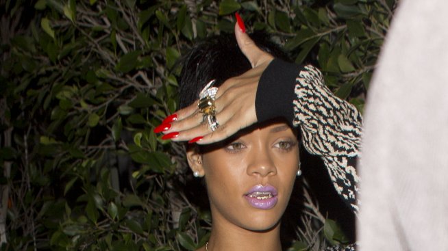 Риана копира стила на Крис Браун