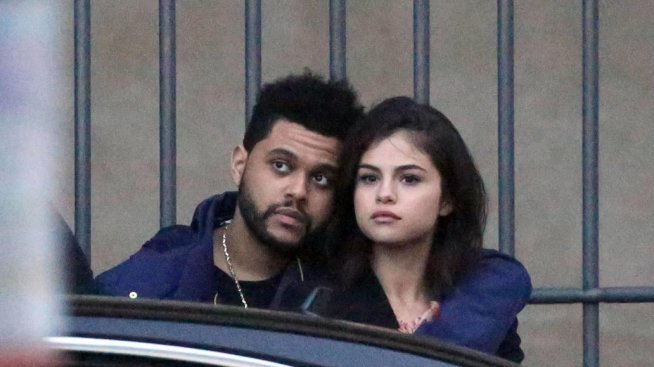 Романтика като на кино: The Weeknd нае цяла зала за Гомес