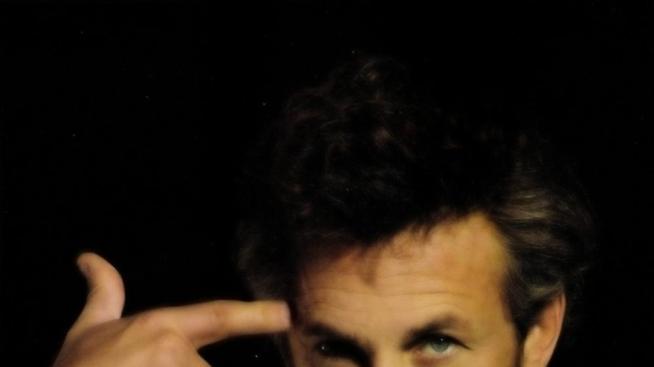 Шон Пен стана рок звезда с трансексуално излъчването (видео)