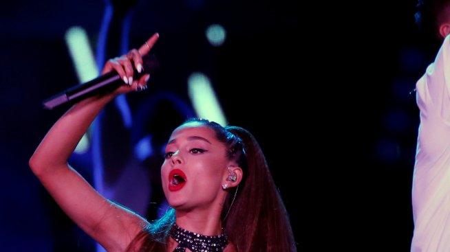 Ариана Гранде отлага концерти заради болест