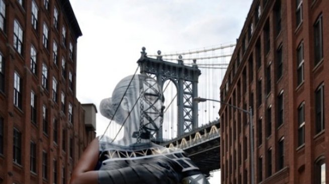 Голото тяло като част от града